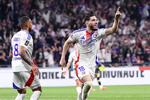 تقارير: مانشستر سيتي يبدأ مفاوضات ضم ريان شرقي 